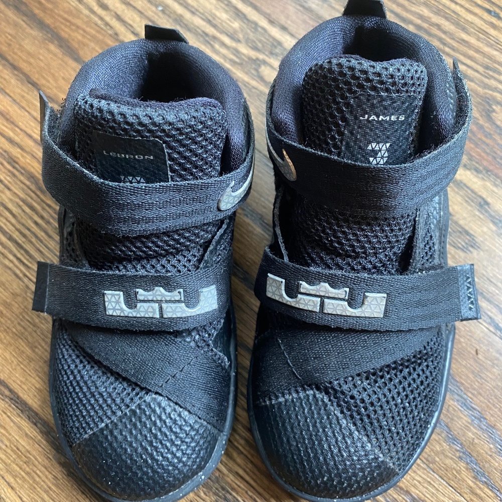 Nike Lebron James soldier ix 9c toddler sneakers black